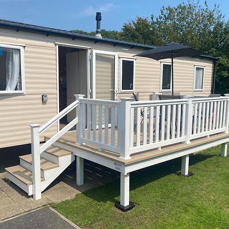 Whitecliff Bay Holiday Park - Most Popular Location Near Pools, Clubs And Beach Bembridge Buitenkant foto