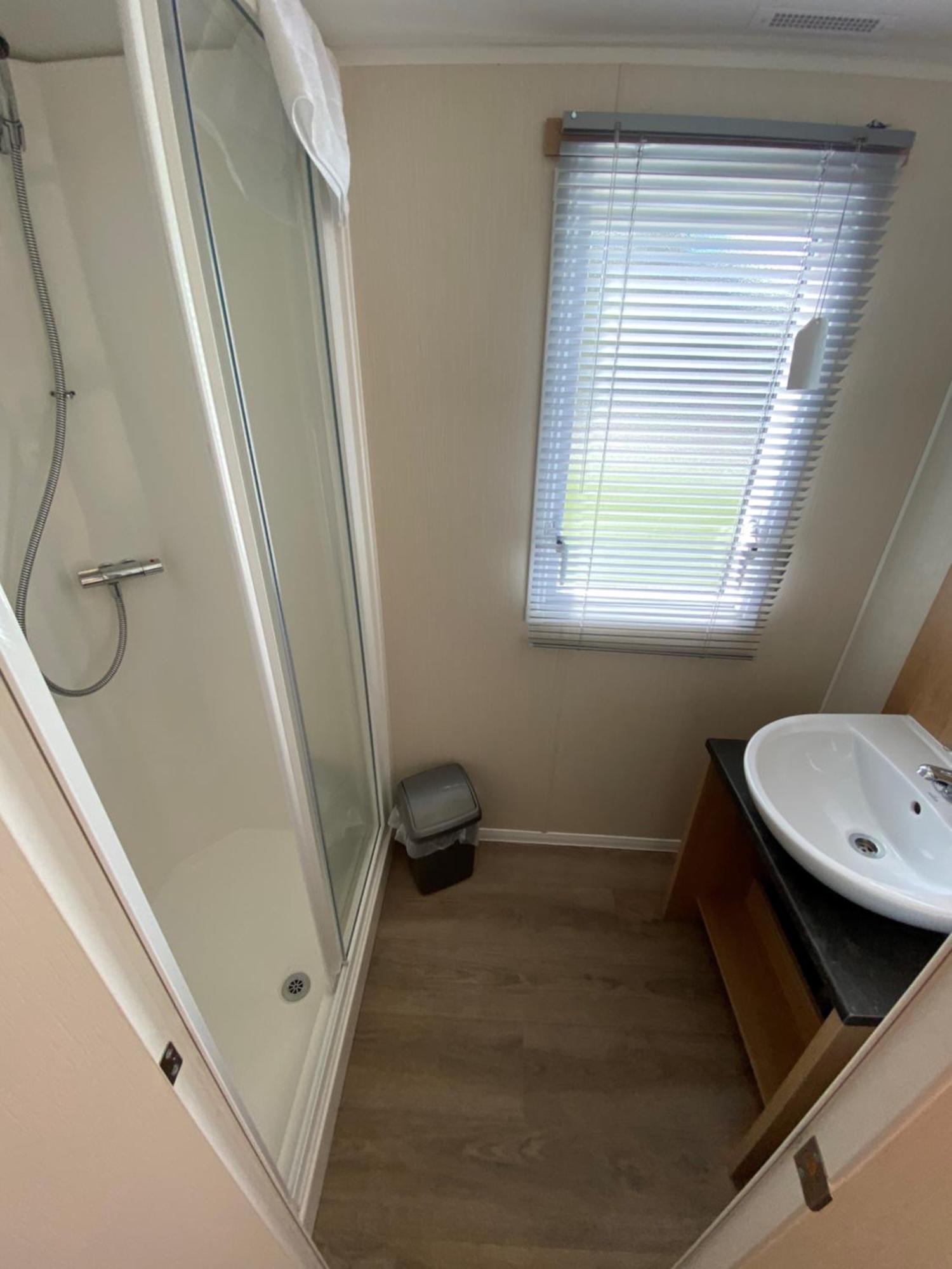 Whitecliff Bay Holiday Park - Most Popular Location Near Pools, Clubs And Beach Bembridge Buitenkant foto