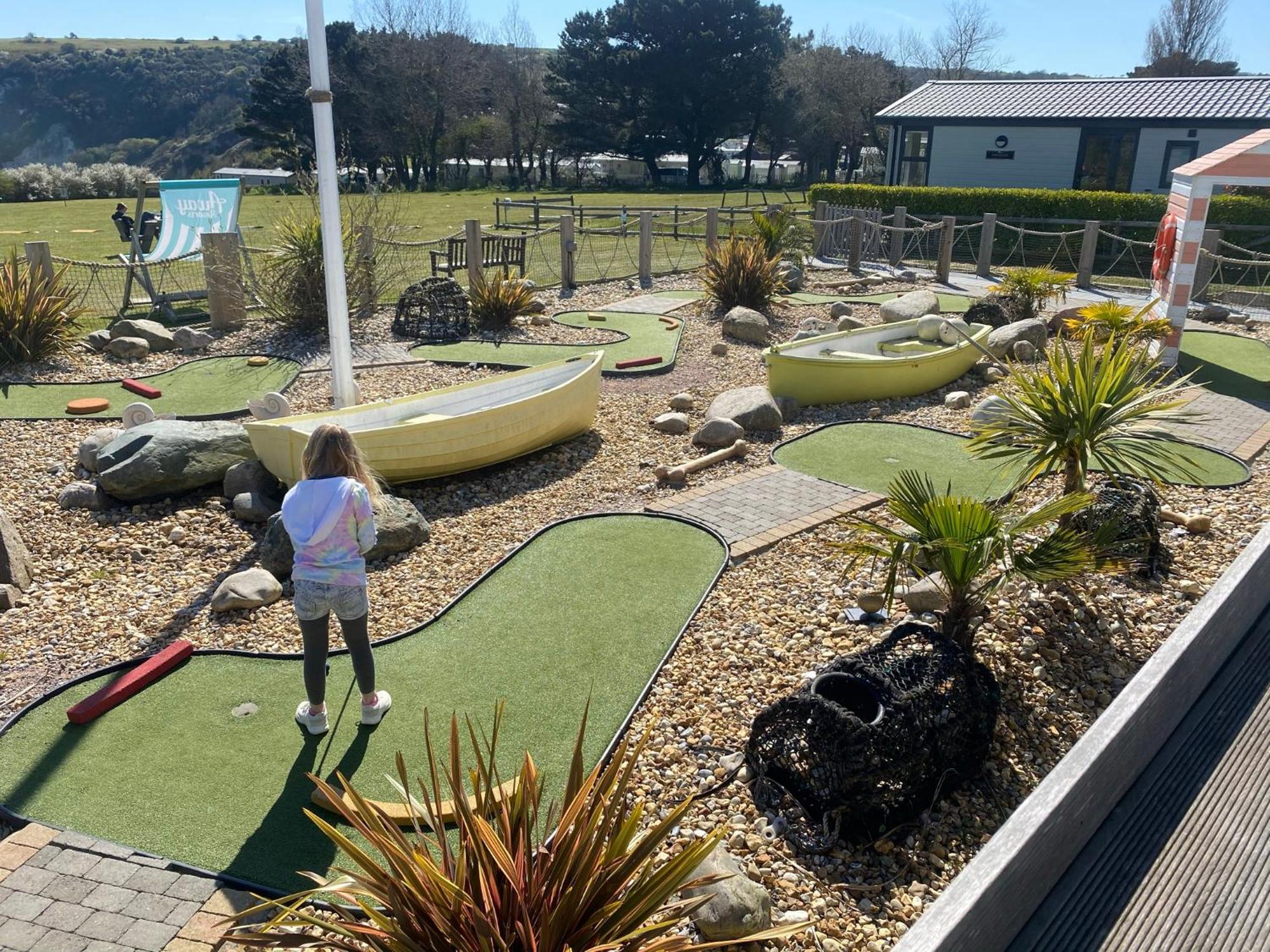 Whitecliff Bay Holiday Park - Most Popular Location Near Pools, Clubs And Beach Bembridge Buitenkant foto