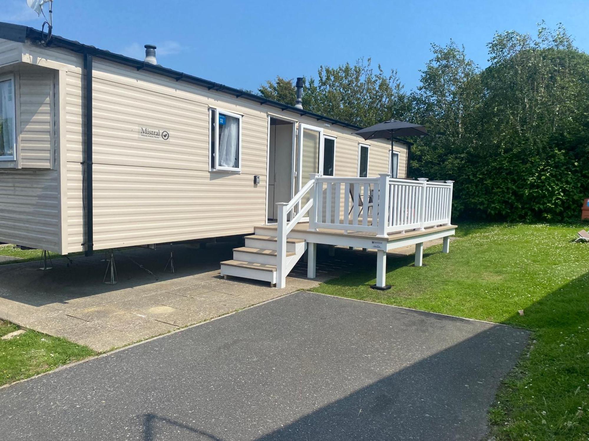 Whitecliff Bay Holiday Park - Most Popular Location Near Pools, Clubs And Beach Bembridge Buitenkant foto