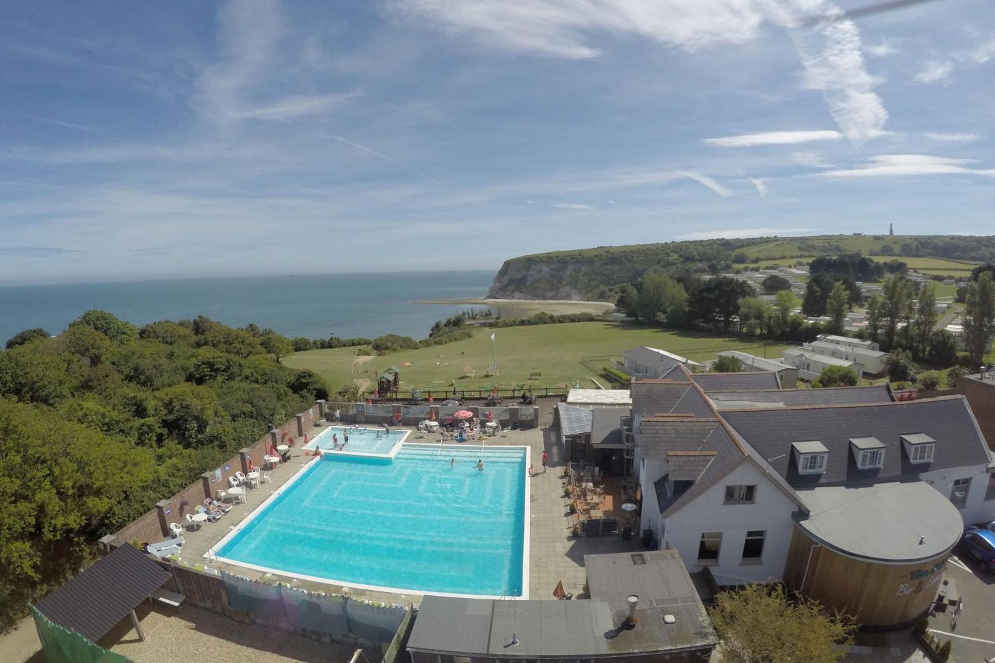 Whitecliff Bay Holiday Park - Most Popular Location Near Pools, Clubs And Beach Bembridge Buitenkant foto